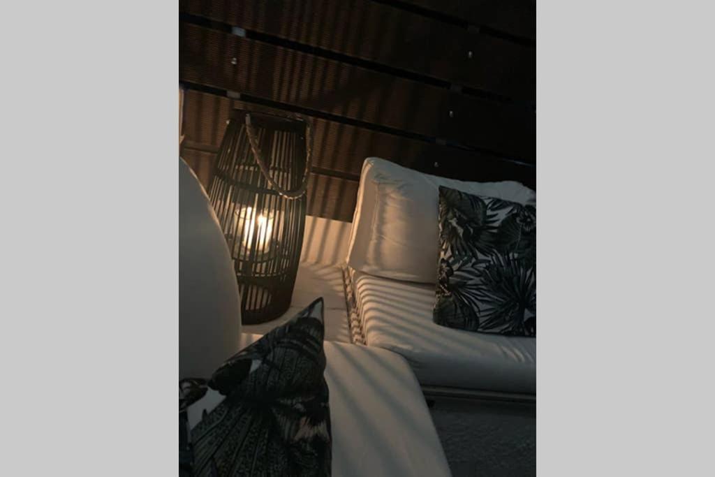 لوتراكي Beachfront Garden Apartment- Atlas Complex المظهر الخارجي الصورة