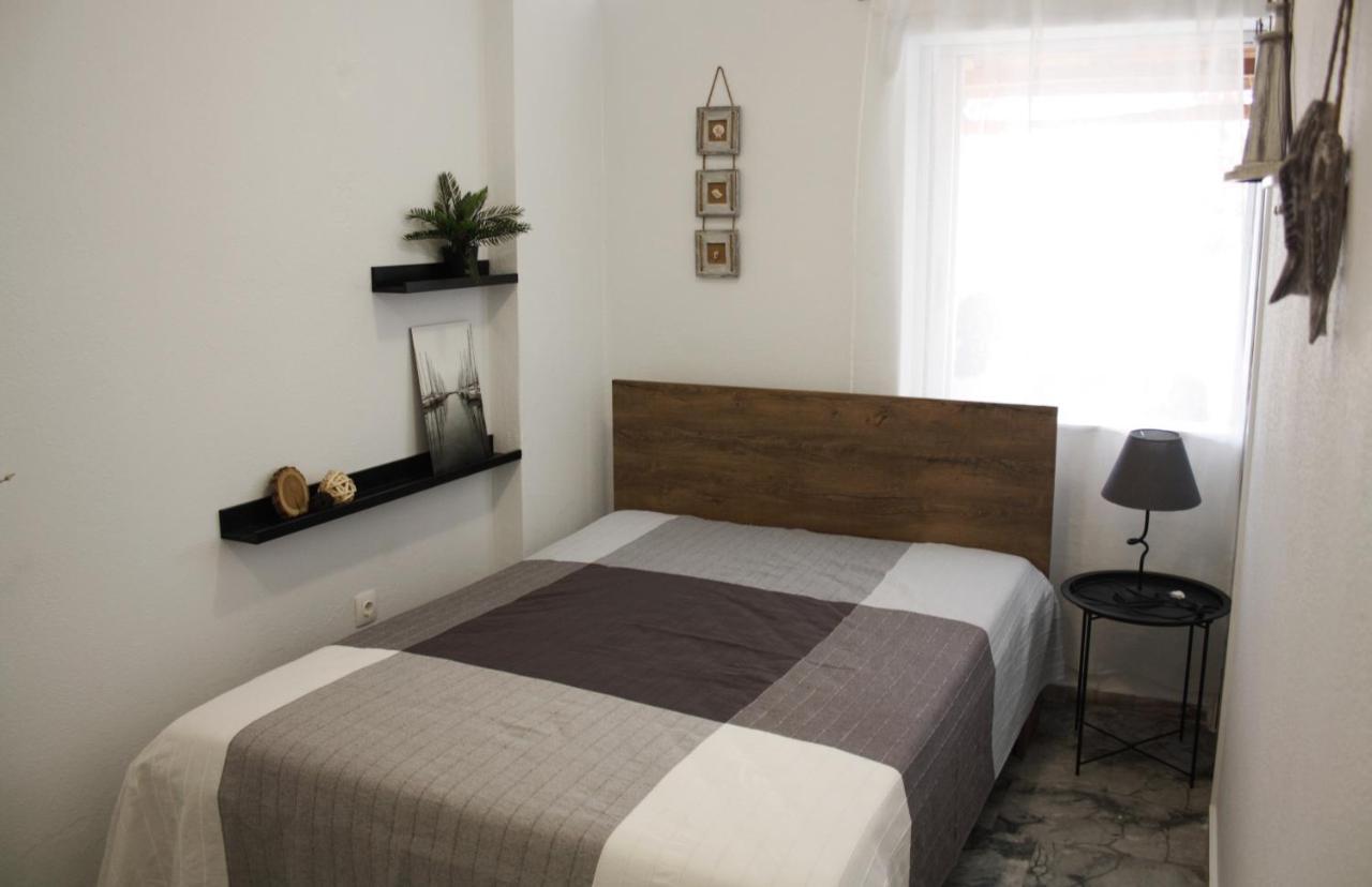 لوتراكي Beachfront Garden Apartment- Atlas Complex المظهر الخارجي الصورة